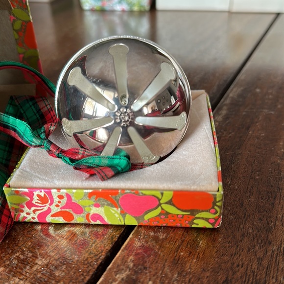 Wallace Silversmiths 1978 Annual Bell - Picture 3 of 3